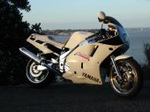 1989 Yamaha FZR 1000 photo